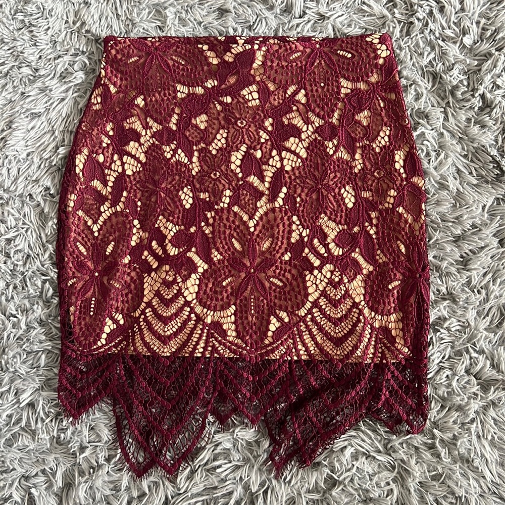 Lace mini skirt